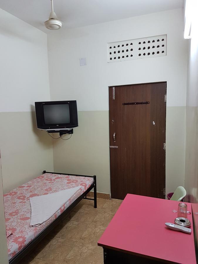 Hotel Rajdhani 부바네스 외부 사진